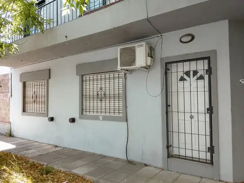Casa PH 4 Ambientes en Alquiler - Castelar sur