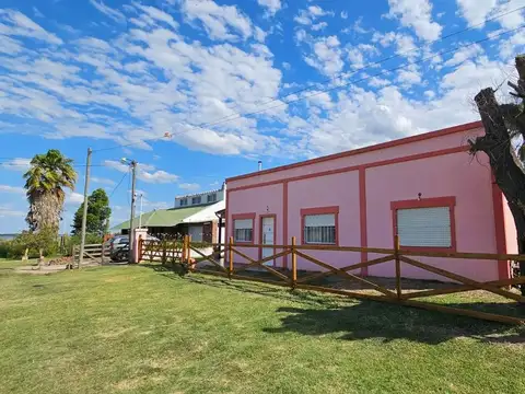 VENTA CASA QUINTA C/PILETA APTO CREDITO LAG LOBOS