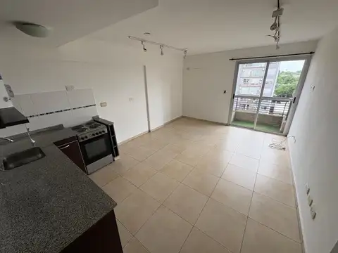 2 AMBIENTES  BALCON AA FRENTE MORON