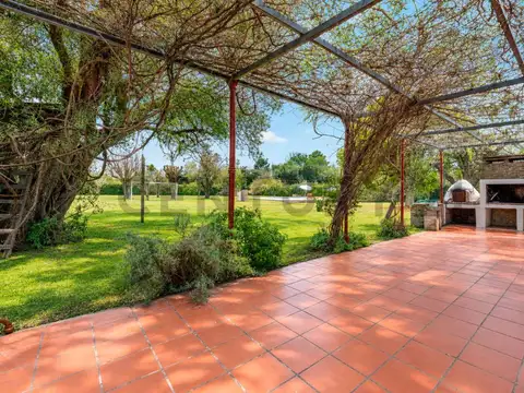 Casa en Venta con 2 cocheras