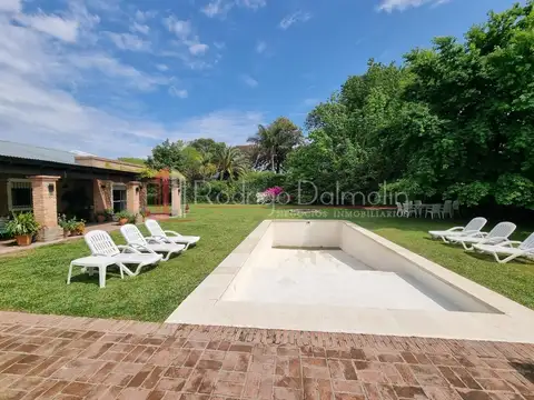 Casa 5 ambientes con 3 baños