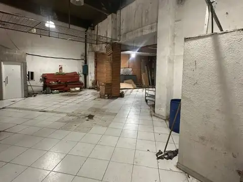 Local en Alquiler en Gregorio de Laferrere, $ 800.000