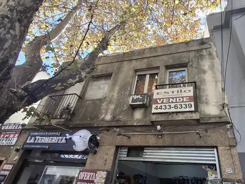 Excelente ubicacion 2amb al frente sobre cuenca totalmente a reciclar SIN EXPENSAS