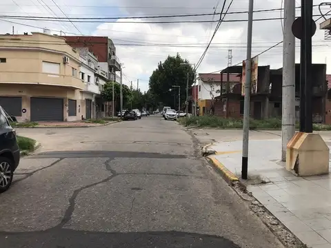 Coronel Brandsen 3610, Sarandí, Provincia De Buenos Aires