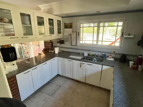 Casa en Venta en Garin, USD 180.000