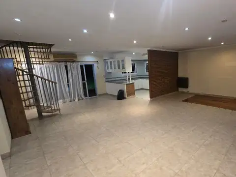 Venta Casa 5 amb B Cerrado MASCHWITZ APTO CREDITO