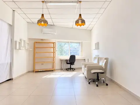 Oficina en Venta en Coghlan, USD 220.000