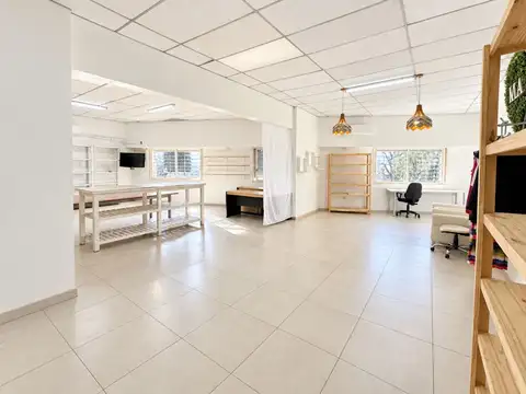 VENTA OFICINA COMERCIAL 161 METROS COGHLAN SIN EXP