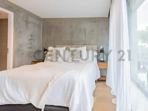 Casa en Alquiler con 2 cocheras