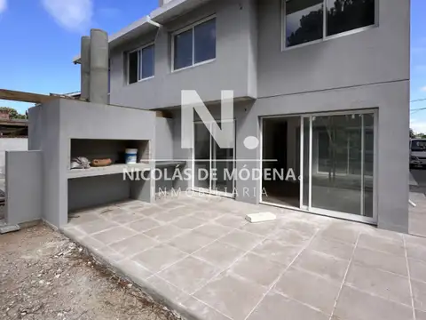 Vende casa de 3 dormitorios en Jardines de Cordoba, Punta del Este