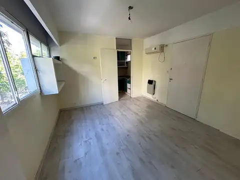 Avenida Olazábal 3100, Piso 1