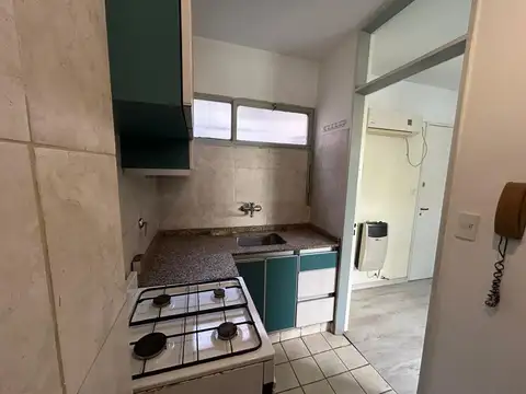 Muy Lindo Dos Ambientes en Alquiler en Espectacular Zona de Belgrano (1er Piso por Escalera)