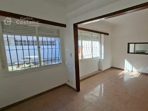 Depto Tipo Casa en Alquiler con 1 cocheras