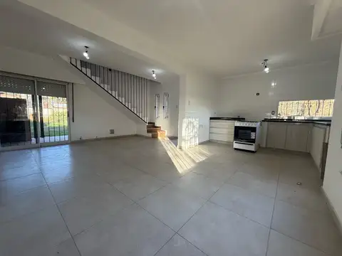 VENTA CASA 3 DORMITORIOS EN ROLDAN