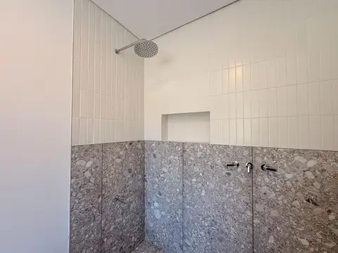 Pellegrini al 2700 - Casa 3 dormitorios - Pasillo unico