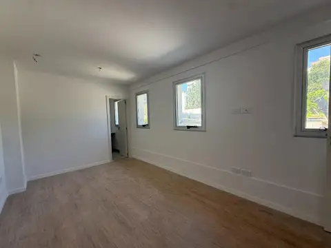 Casa de Pasillo única en venta Lourdes, Rosario  3 dormitorios con patio y pileta