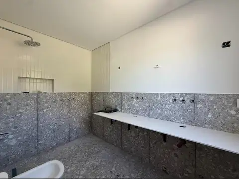 Pellegrini al 2700 - Casa 3 dormitorios - Pasillo unico