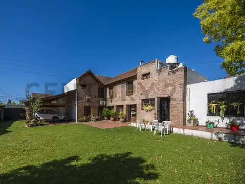 VENTA CASA 6 AMB CON AMPLIO PARQUE EN EL CENTRO DE SAN MIGUEL (IDEAL INVERSOR)