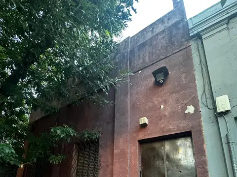 PROPIEDAD SOBRE LOTE DE 8 X 33, EDIFICABLE PB+5 PISOS+ 2 RETIROS