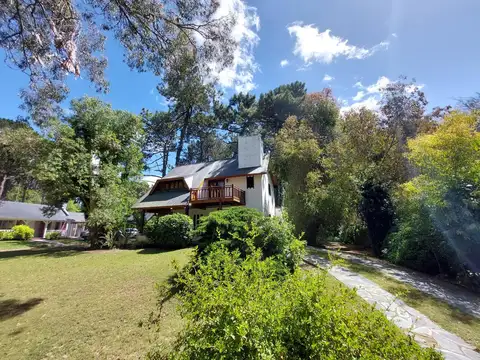 Casa en Alquiler Temporal en Pinamar, USD 1.400