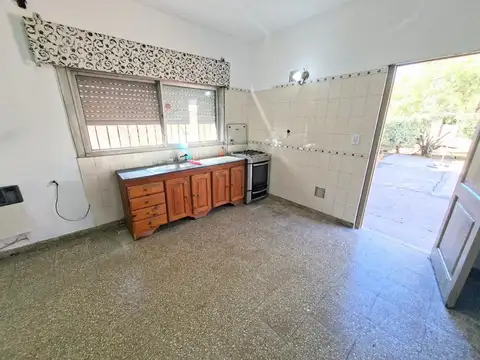 Casa 3 ambientes con 1 baño