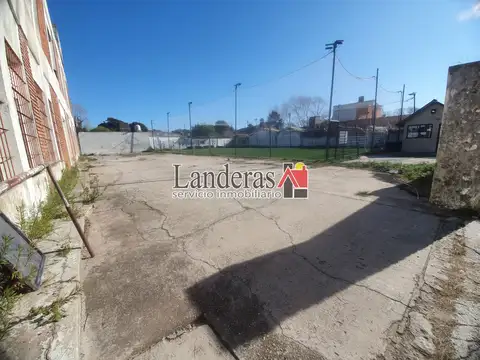Amplia Losa (Planta Baja y PLanta Alta) sobre lote propio de 800 m2 - Excelente Ubicación
