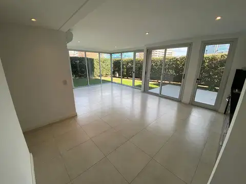 Departamento en venta de 3 ambientes con jardin y parrilla en Vilahaus
