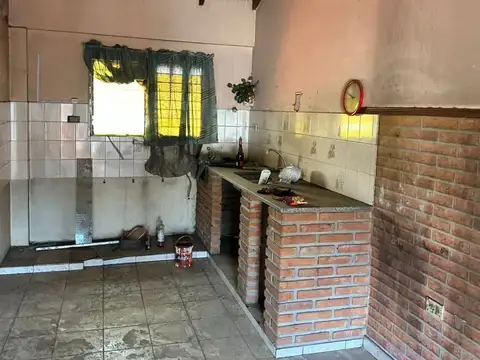 Casa en Venta en Isidro Casanova, USD 170.000