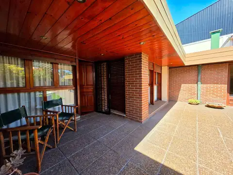 Casa en Venta con 7 cocheras