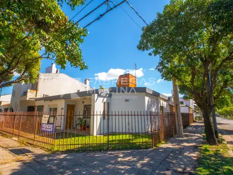¡Venta! Casa en Poeta Lugones ¡Con Escritura y Apto Crédito!