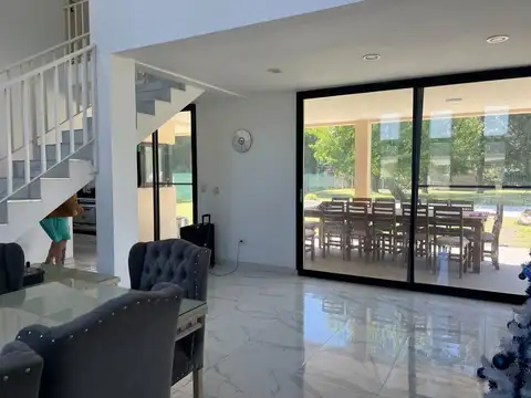 VENTA CASA 5 AMB. HARAS DEL SOL PILAR FINANCIACION