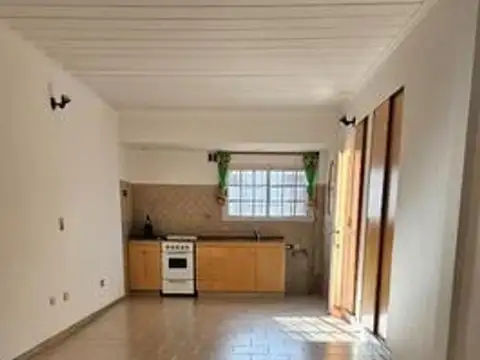 VENTA MONOAMBIENTE TIPO CASA PATIO COCHERA