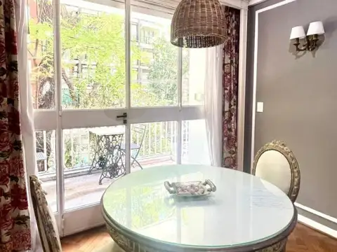 Av. Coronel Diaz 1800, Piso 1