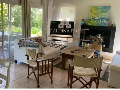 Elegante Casa Estilo Campo En Venta