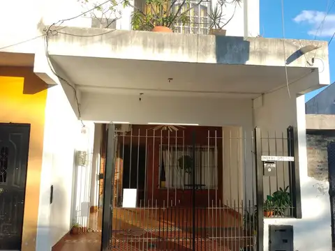 VENTA CASA 3 AMBIENTES-BANFIELD-APTA CREDITO