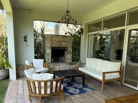Casa en Alquiler Temporal al Este