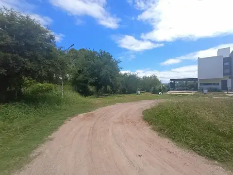 Terreno en Venta, FOS 60