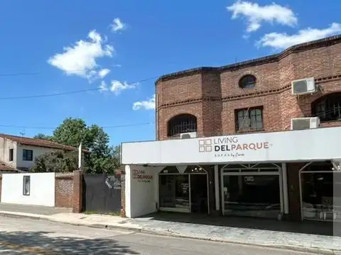 Local Comercial con oficinas, en Martinez, a una cuadra de Unicenter!