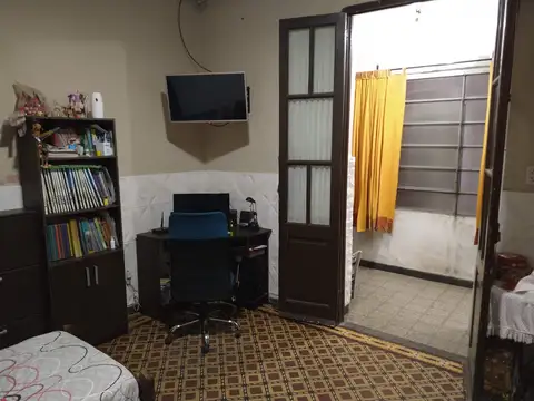 Casa 2 Dormitorios con cochera Galvez 3400