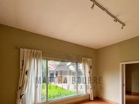 Casa 6 ambientes con 4 baños