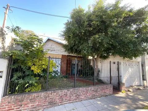 CASA EN VENTA EN QUILMES CON DEPARTAMENTO