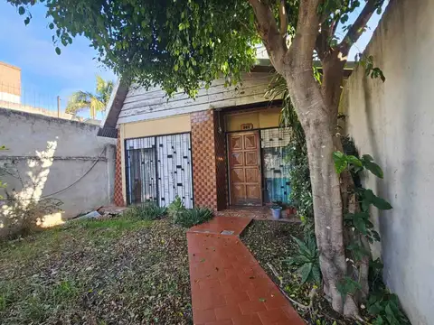 CASA EN VENTA EN QUILMES CON DEPARTAMENTO