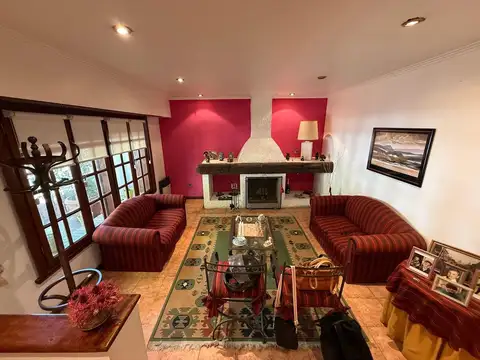 VENTA CASA 3 AMBIENTES CON QUINCHO Y JARDÍN