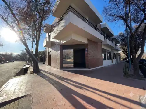 LOCAL DEPOSITO EN ALQUILER 200ms2 GODOY CRUZ