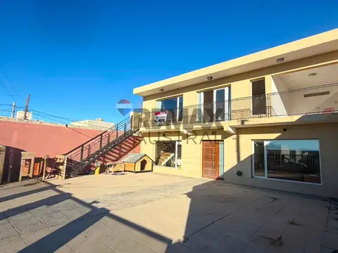 Casa cuatro dormitorios-quincho palazzo