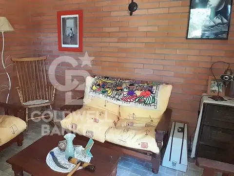 Casa 5 ambientes con 2 baños