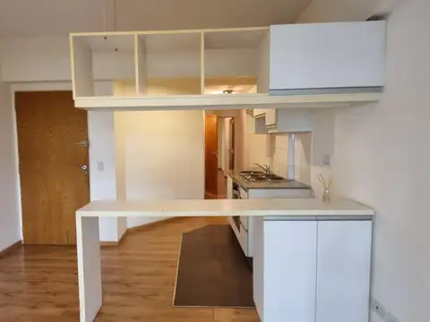 2 AMB APTO PROF/VIVIENDA AL FRENTE CON BCON A MTS DE CABILDO