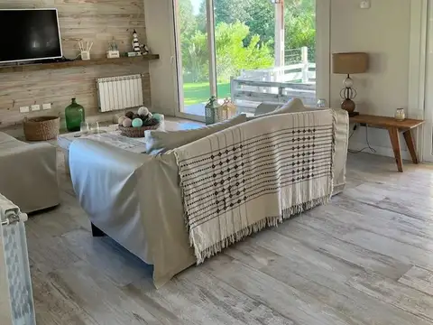 Casa en Venta en Costa Esmeralda, Senderos I 100