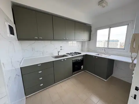 Cómodo 3 ambientes impecable y con excelente vista abierta en piso 15