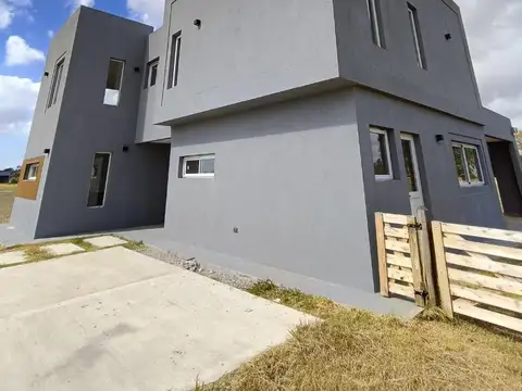 Casa en Alquiler en Club de Campo El Candil, USD 1.100